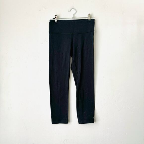 Lululemon color black Cropped Leggings size 4 21” - Picture 2 of 10